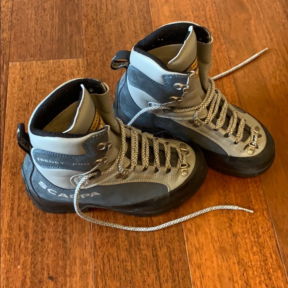 Scarpa Freney Pro hiking boots never worn